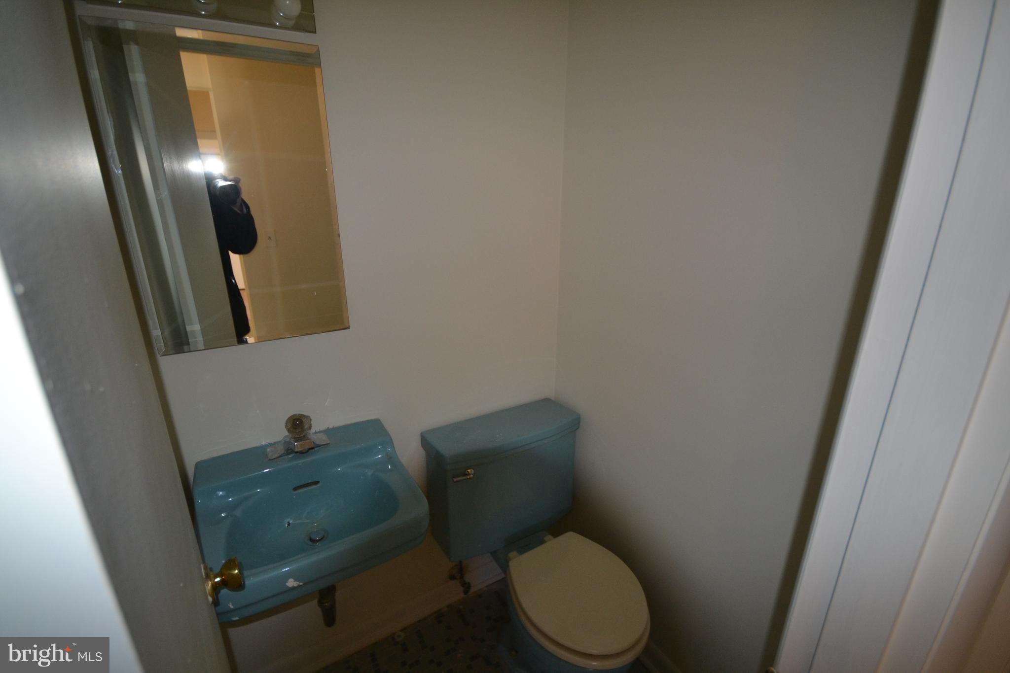 2436 Forest Green Road Baltimore, MD 21209 - Photo 5 of 14 Bath
