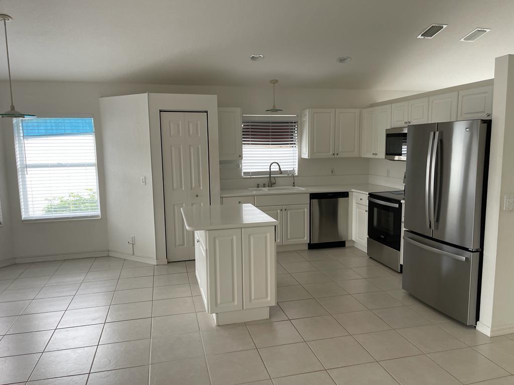 4178 Bluff Harbor Way Wellington, FL 33449 - Photo 22 of 35 55E47685-8C20-4391-AB48-6A14461E4769