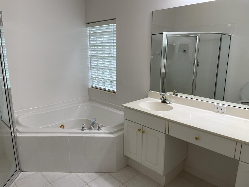 4178 Bluff Harbor Way Wellington, FL 33449 - Photo 29 of 35 ABC13B62-4280-4100-889B-781B621EEB36