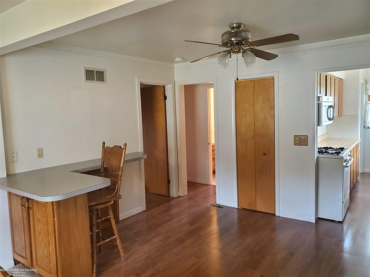47800 Frederick Road Utica, MI 48317 - Photo 8 of 35 50022263-7.JPG