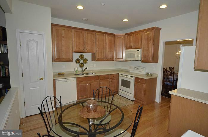 8256 Academy Road, Unit 7 Ellicott City, MD 21043 - Photo 21 of 29 Kitchen