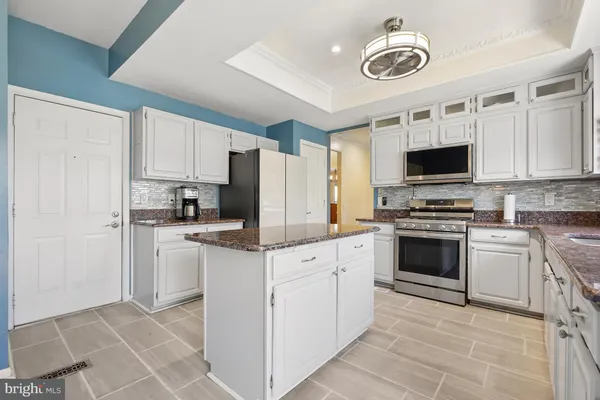 $679,900 | 13205 Oak Farm Drive, Woodbridge, VA 22192