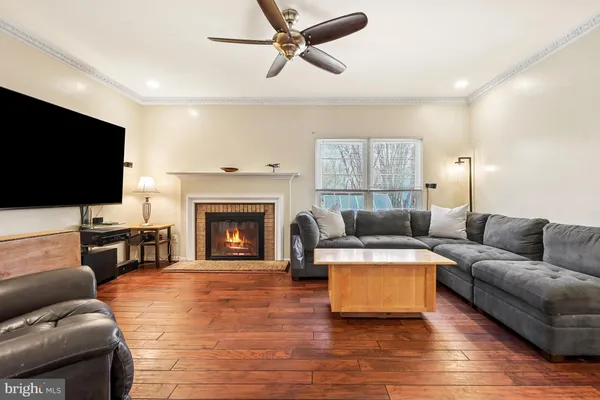 $679,900 | 13205 Oak Farm Drive, Woodbridge, VA 22192