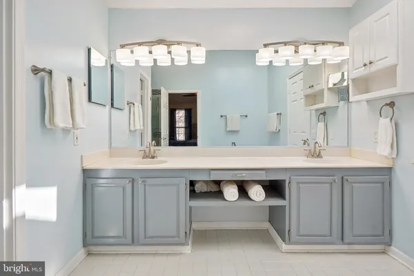 $679,900 | 13205 Oak Farm Drive, Woodbridge, VA 22192