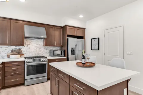 $1,380,000 | 820 East Duane Avenue, Unit 5, Sunnyvale, CA 94085
