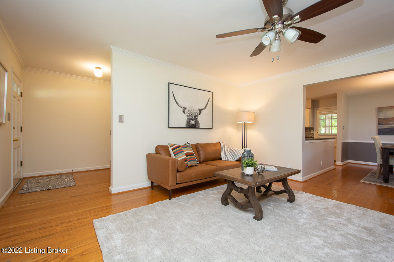 8604 Charing Cross Road Louisville, KY 40222 - Photo 7 of 57 Living Room