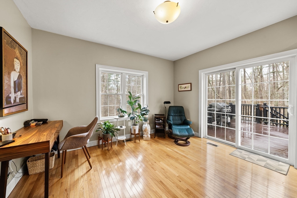 697 Salisbury Street Worcester, MA 01609 - Photo 15 of 35