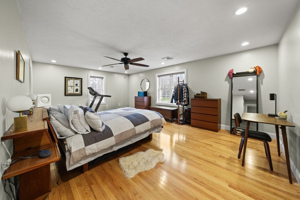 697 Salisbury Street Worcester, MA 01609 - Photo 19 of 35