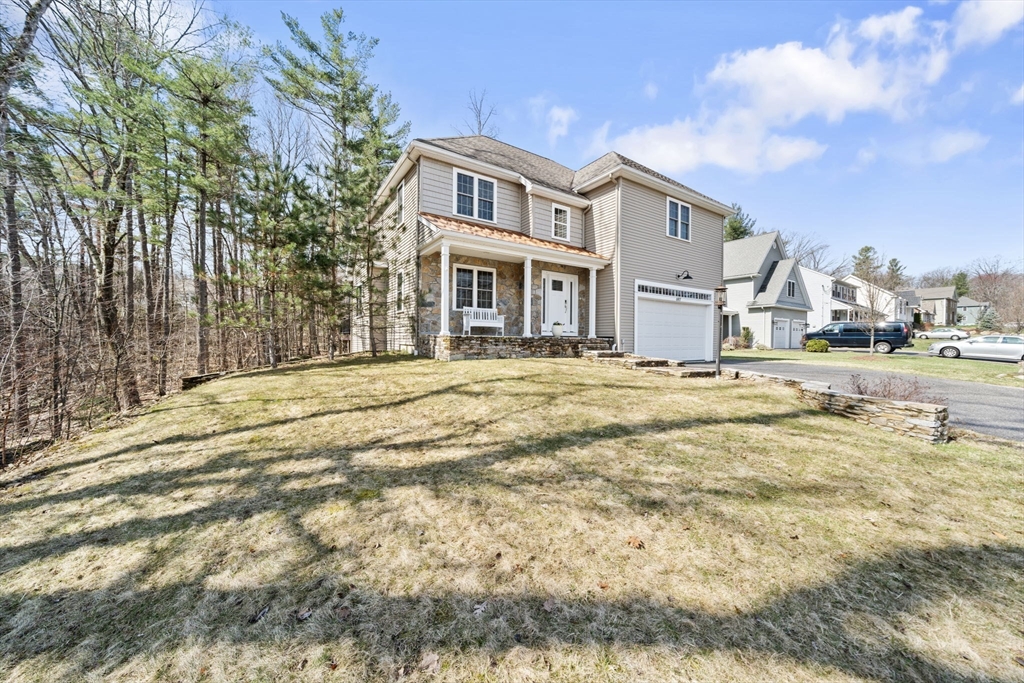 697 Salisbury Street Worcester, MA 01609 - Photo 2 of 35