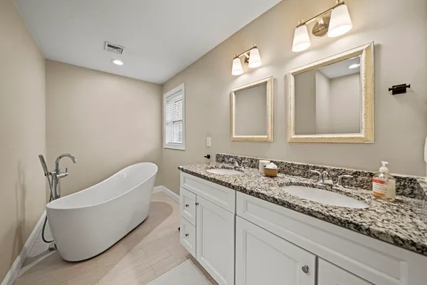 $735,000 | 697 Salisbury Street, Worcester, MA 01609