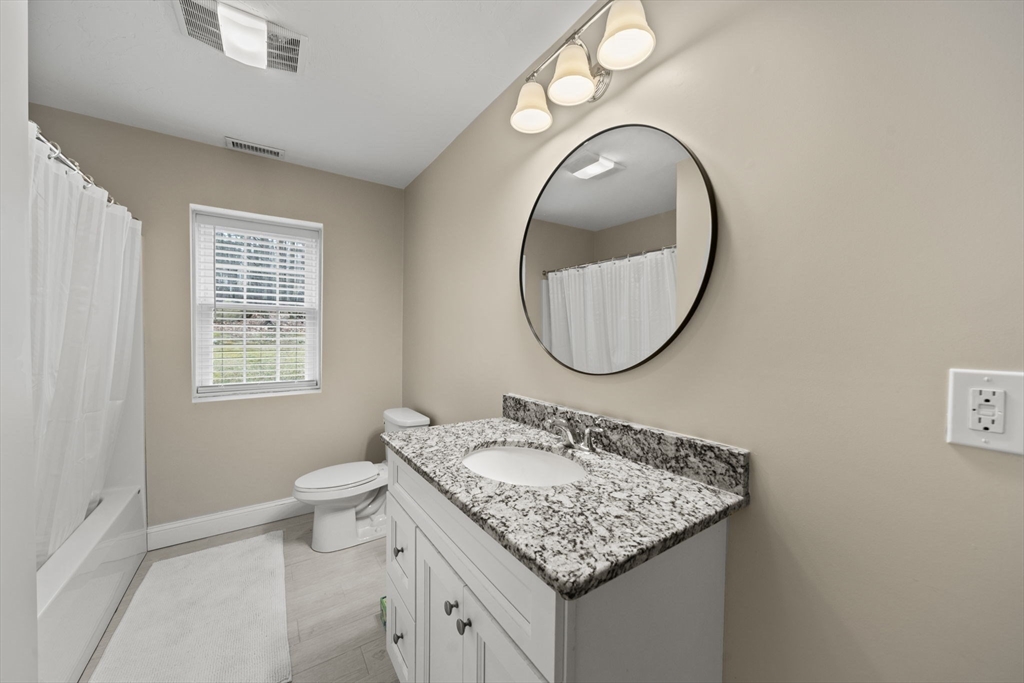 697 Salisbury Street Worcester, MA 01609 - Photo 28 of 35