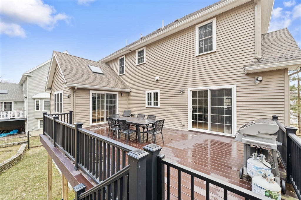 697 Salisbury Street Worcester, MA 01609 - Photo 31 of 35