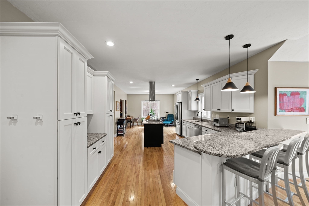 697 Salisbury Street Worcester, MA 01609 - Photo 7 of 35