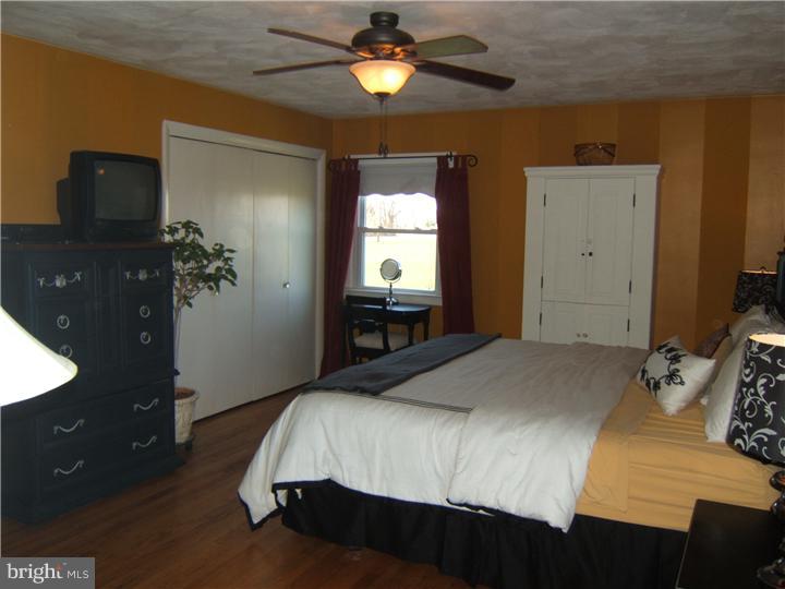 652 Mansfield Road West Columbus, NJ 08022 - Photo 11 of 21 Bedroom - Main
