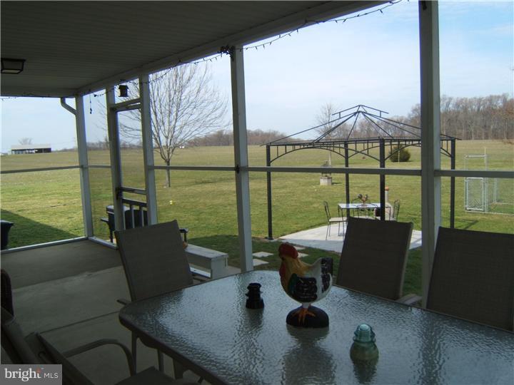 652 Mansfield Road West Columbus, NJ 08022 - Photo 13 of 21 Enclosed Porch