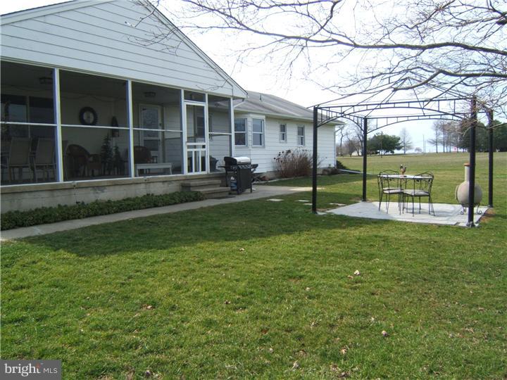 652 Mansfield Road West Columbus, NJ 08022 - Photo 14 of 21 Exterior Back