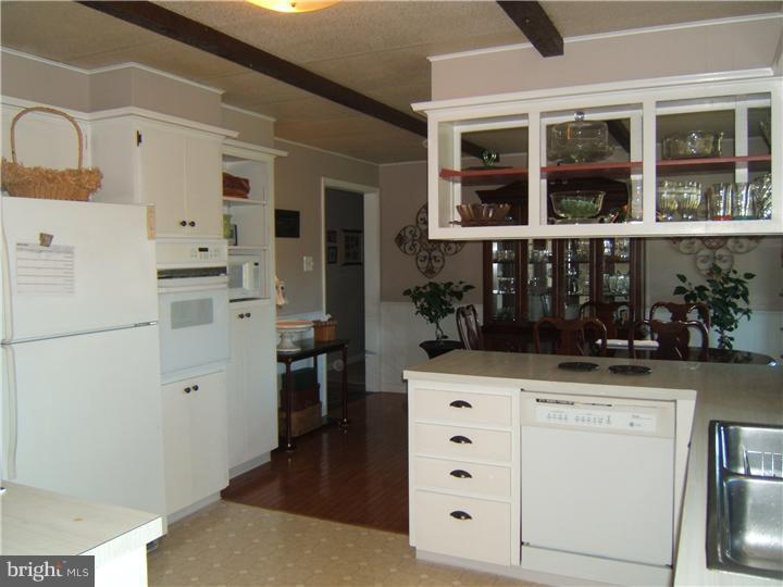 652 Mansfield Road West Columbus, NJ 08022 - Photo 3 of 21 Kitchen