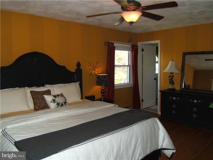 652 Mansfield Road West Columbus, NJ 08022 - Photo 10 of 21 Bedroom - Main