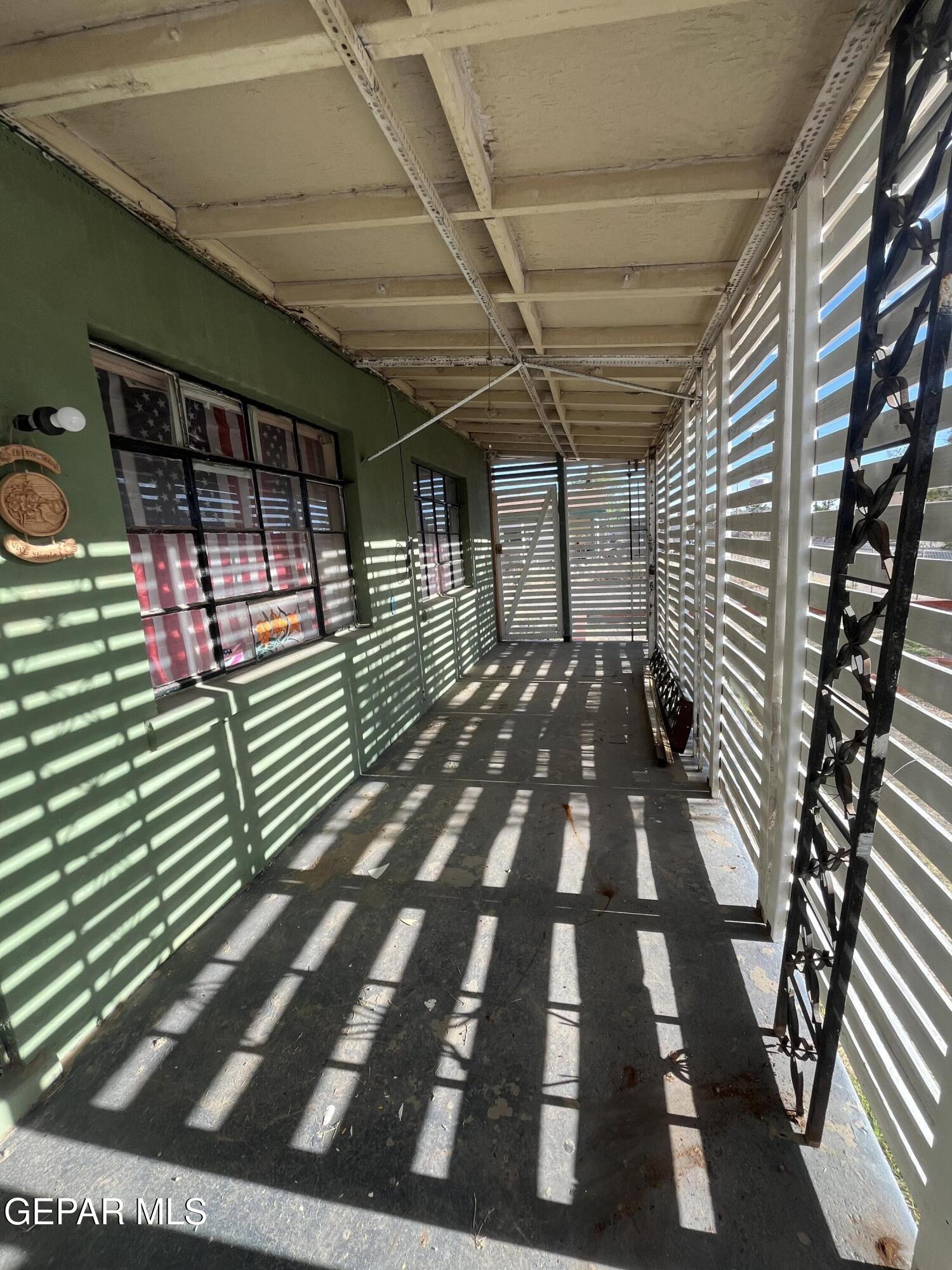 230 Locust Street El Paso, TX 79905 - Photo 6 of 26 IMG_9100