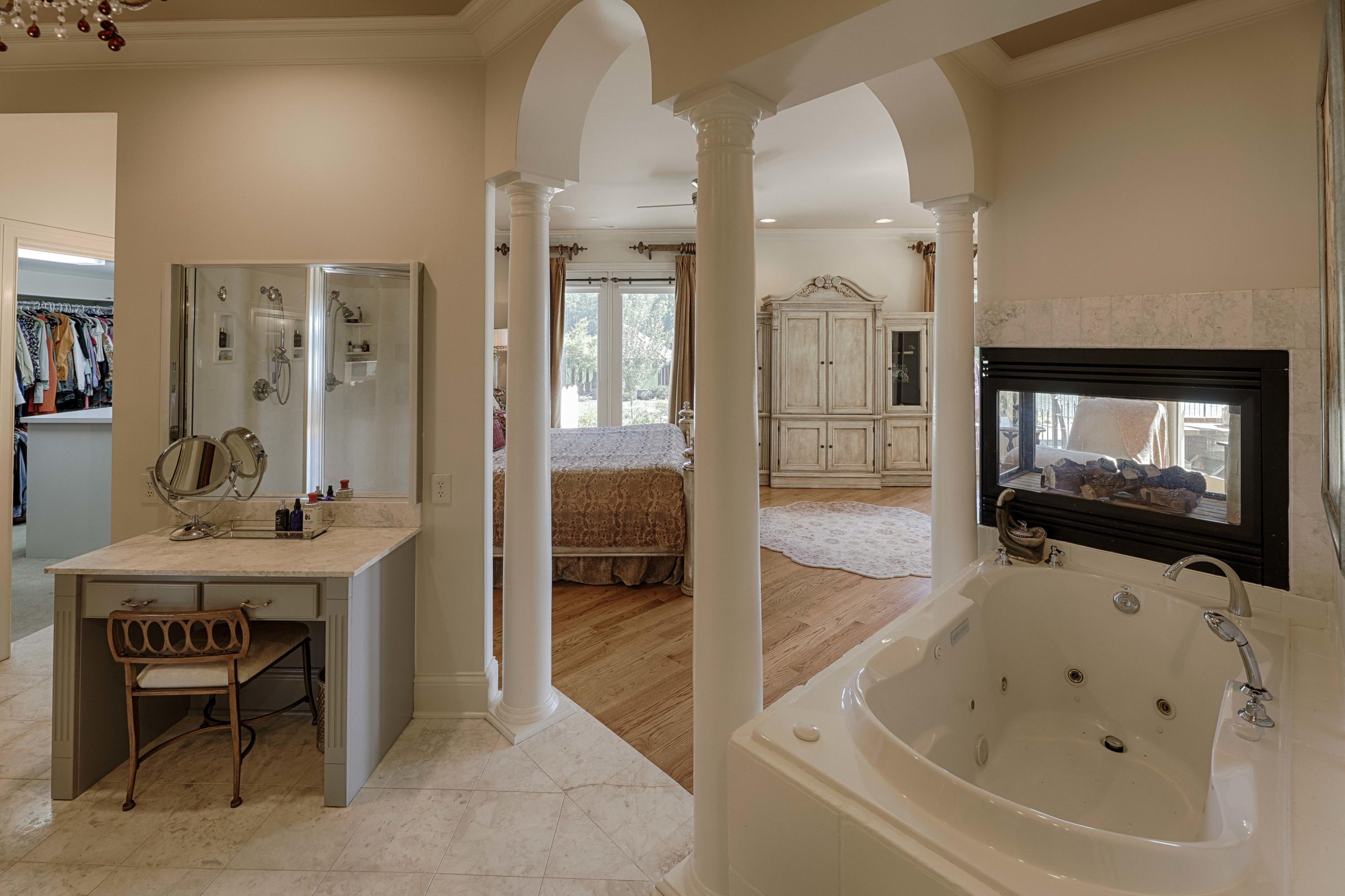 809 Emory Church Road Knoxville, TN 37922 - Photo 20 of 36 master bath area