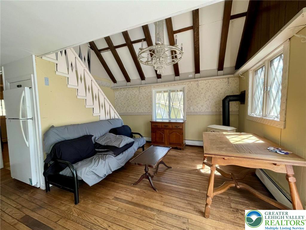 215 Outer Drive Dingmans Ferry, PA 18328 - Photo 5 of 26 Living Room