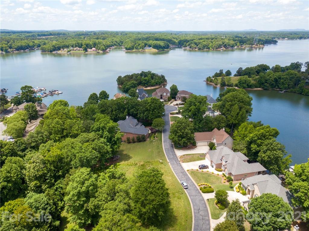 14001 Point Lookout Road, Unit 5 Charlotte, NC 28278 - Photo 2 of 15 Gallery Image 2