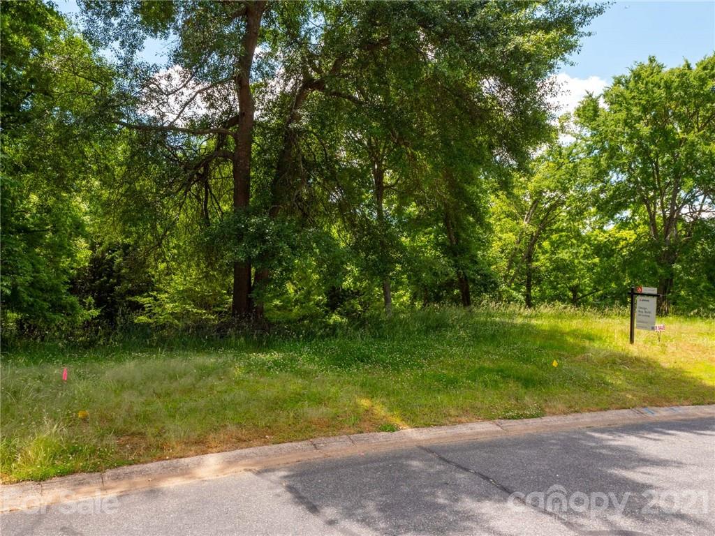 14001 Point Lookout Road, Unit 5 Charlotte, NC 28278 - Photo 4 of 15 Gallery Image 4