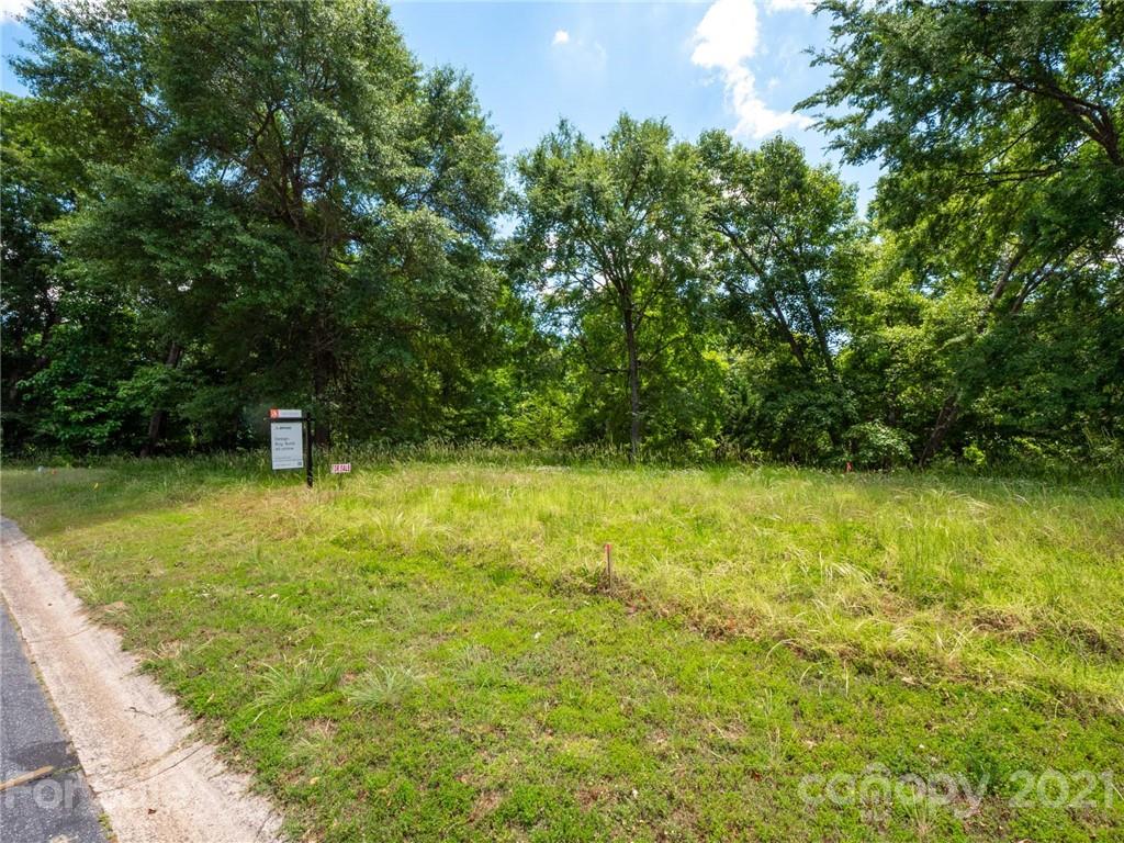 14001 Point Lookout Road, Unit 5 Charlotte, NC 28278 - Photo 5 of 15 Gallery Image 5