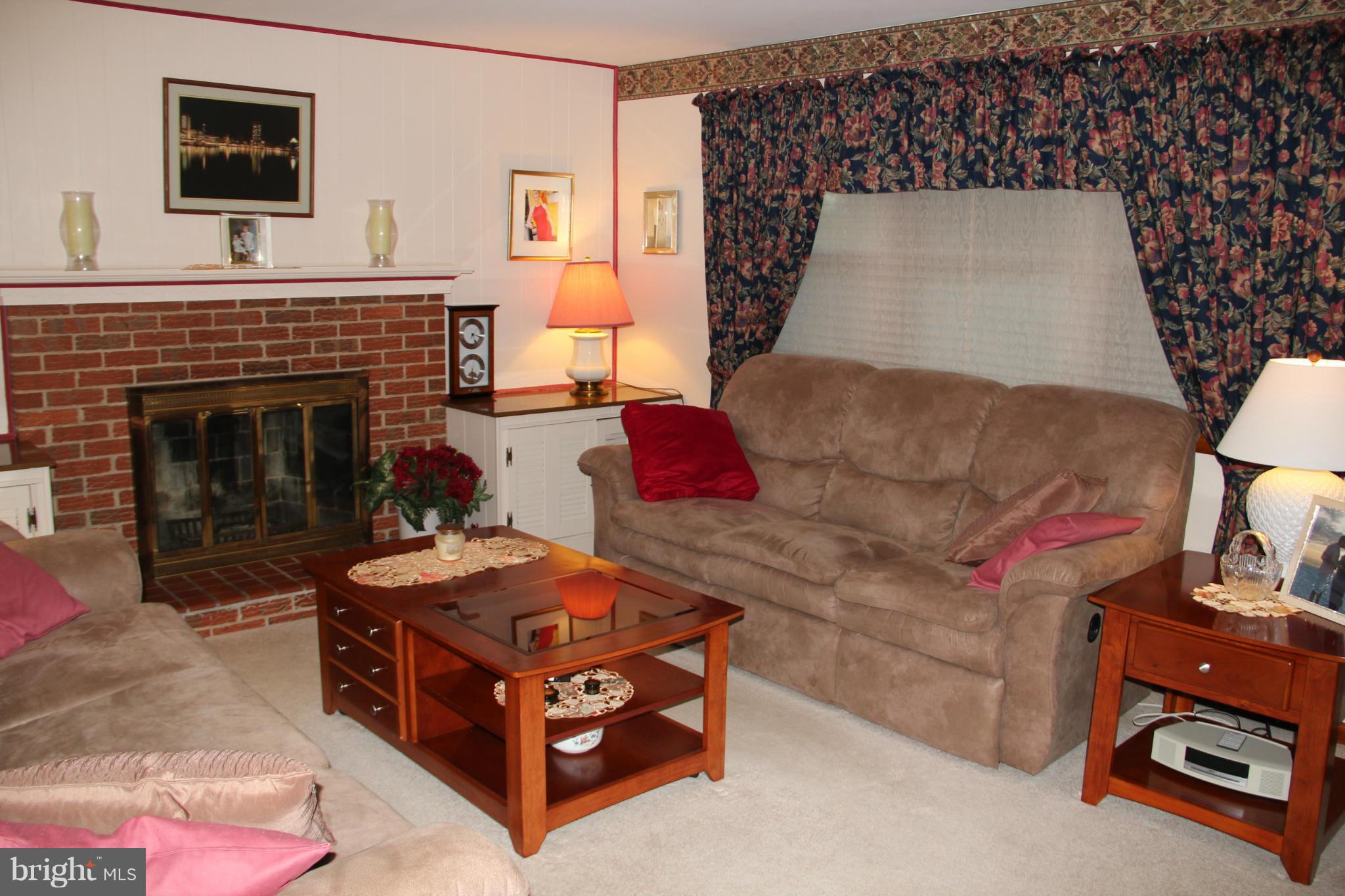 3110 Northwind Road Baltimore, MD 21234 - Photo 3 of 30 Living Room