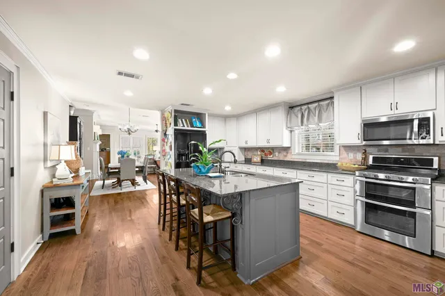 $925,000 | 1385 Lobdell Avenue, Baton Rouge, LA 70806