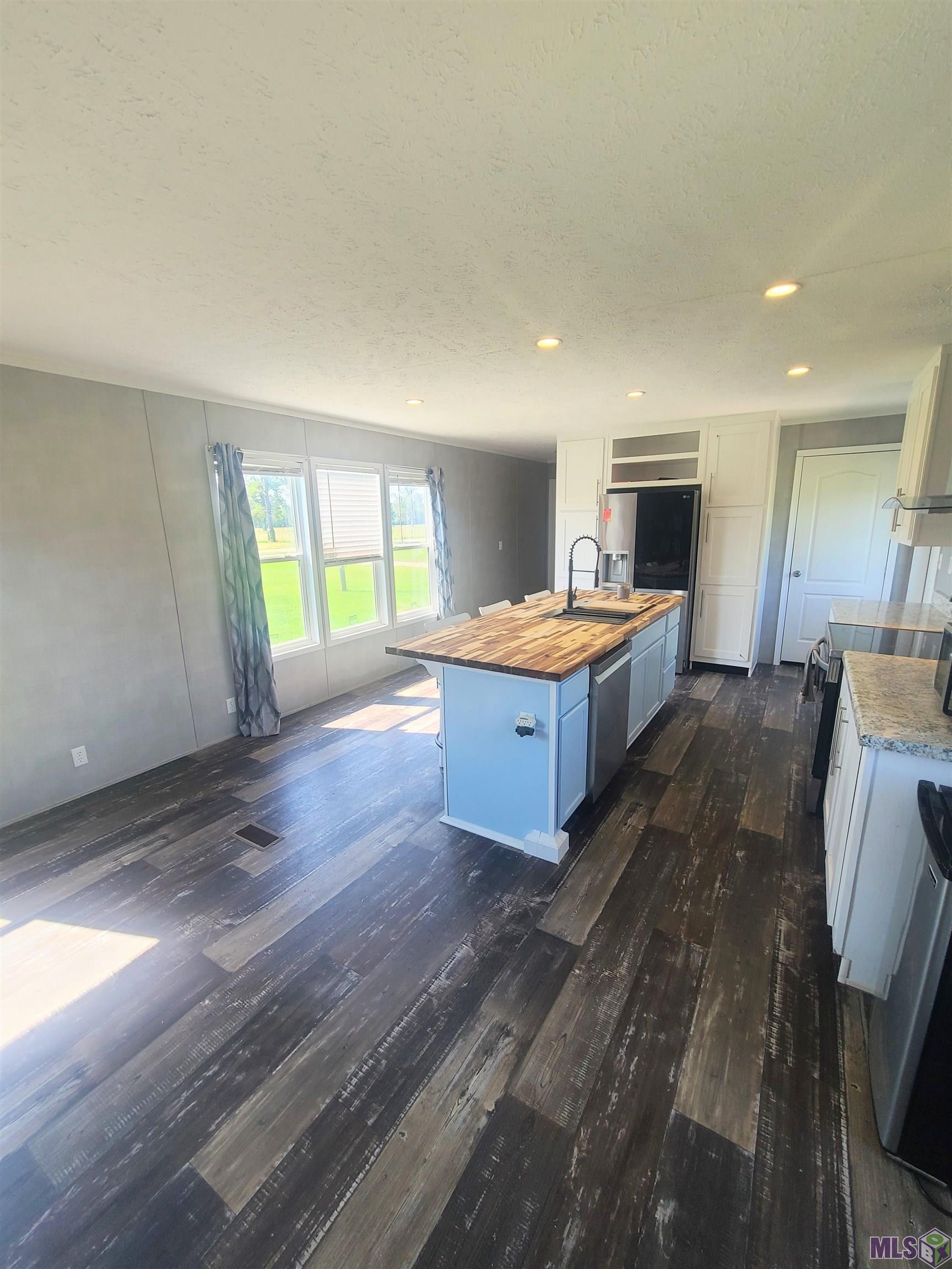 18357 Little Road Livingston, LA 70754 - Photo 4 of 22