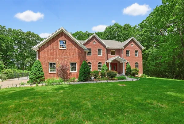 $2,199,000 | 23 Goodnow Lane, Framingham, MA 01702