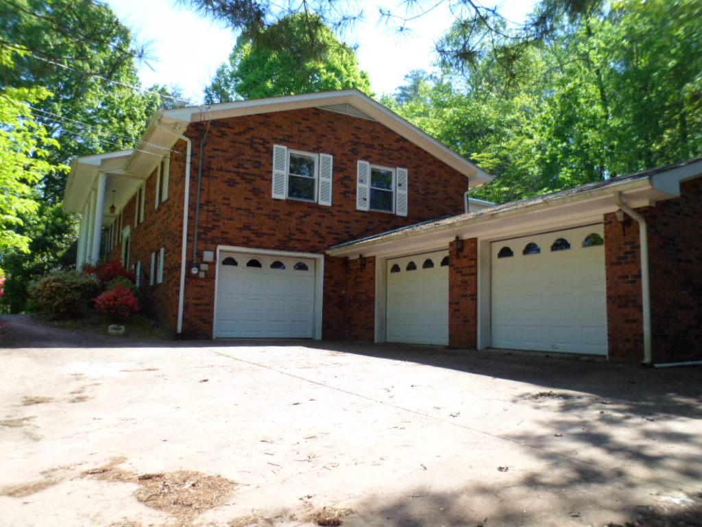 2409 Goins Road Louisville, TN 37777 - Photo 2 of 24 2 front angle