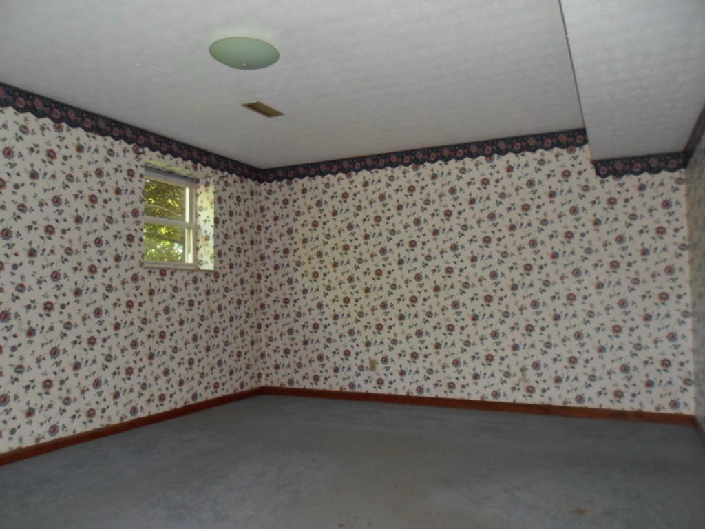 2409 Goins Road Louisville, TN 37777 - Photo 12 of 24 12 br down
