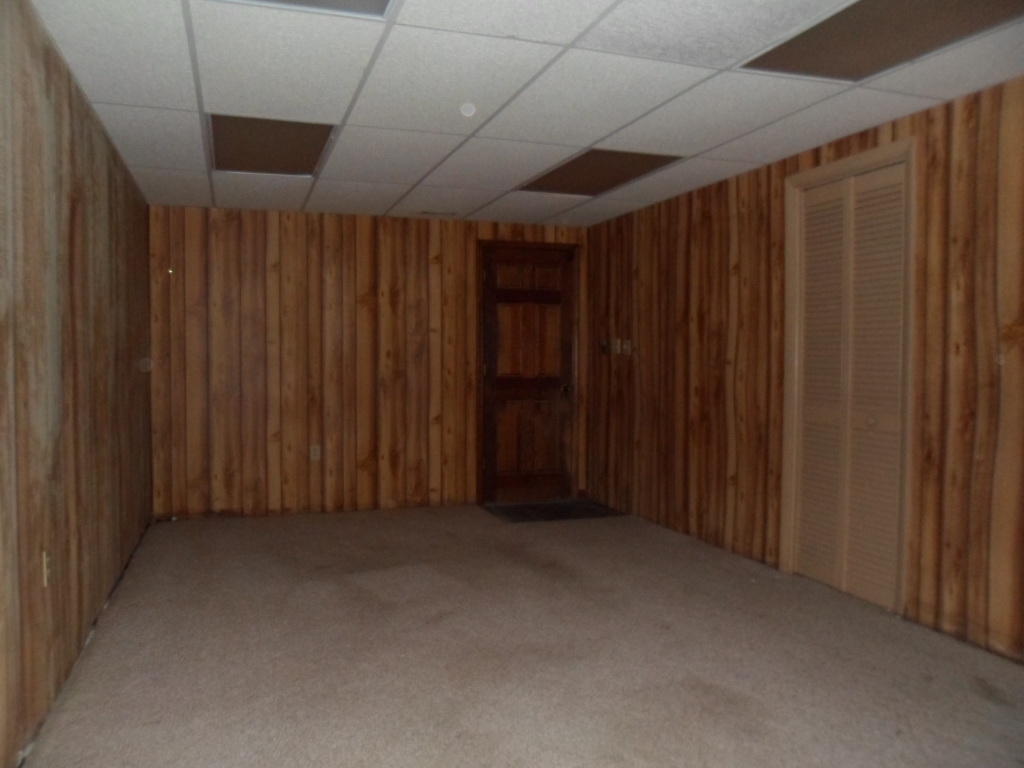 2409 Goins Road Louisville, TN 37777 - Photo 13 of 24 13 rec room 2