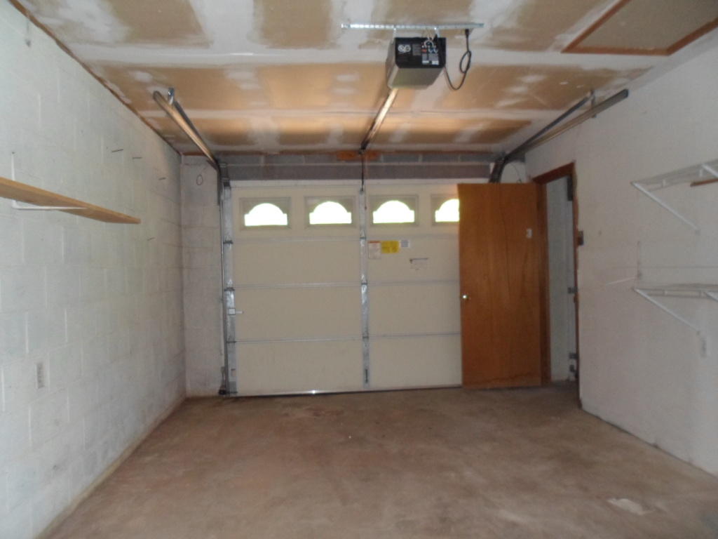 2409 Goins Road Louisville, TN 37777 - Photo 18 of 24 16 garage 1