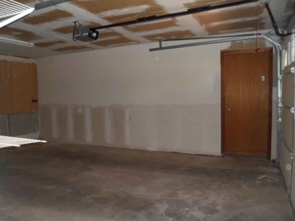 2409 Goins Road Louisville, TN 37777 - Photo 19 of 24 16 garage 2