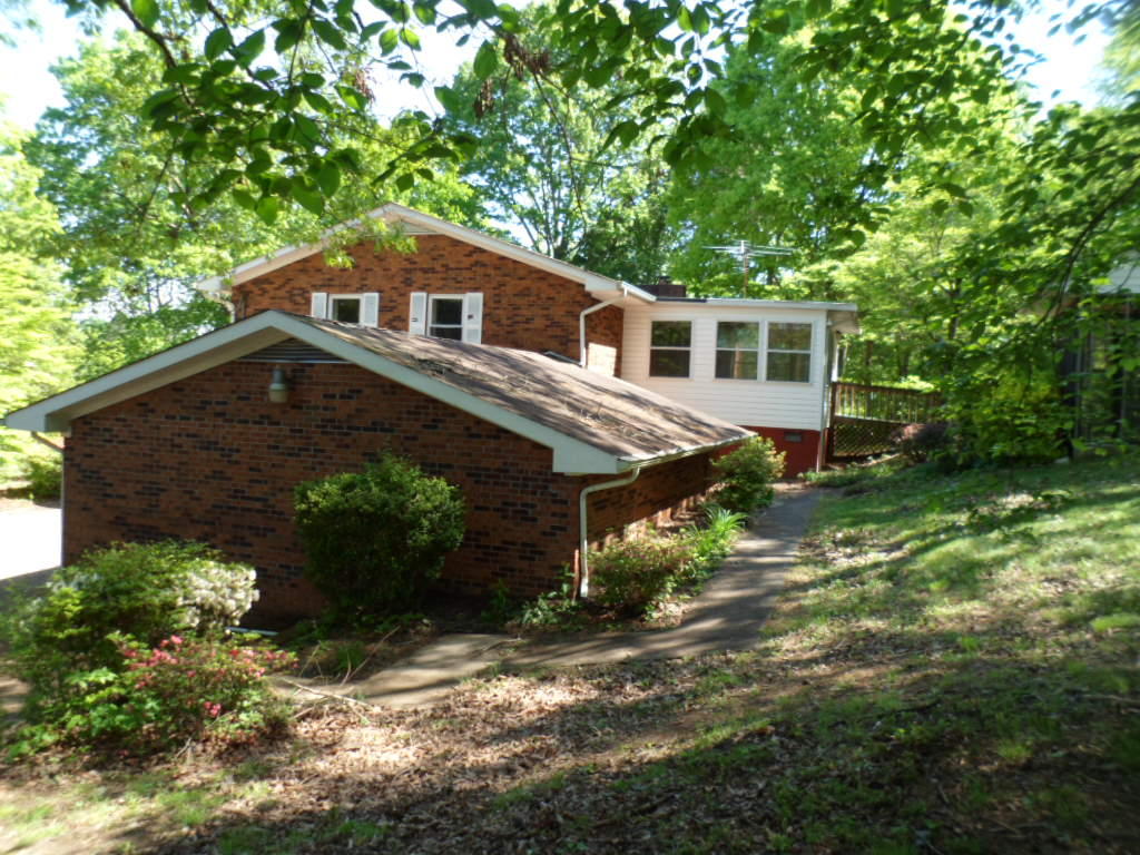 2409 Goins Road Louisville, TN 37777 - Photo 20 of 24 17 side r