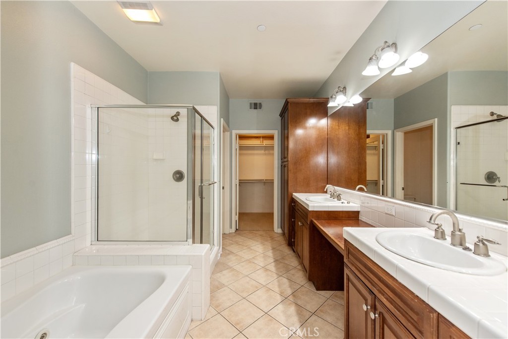 72 Shadowplay Irvine, CA 92620 - Photo 24 of 36
