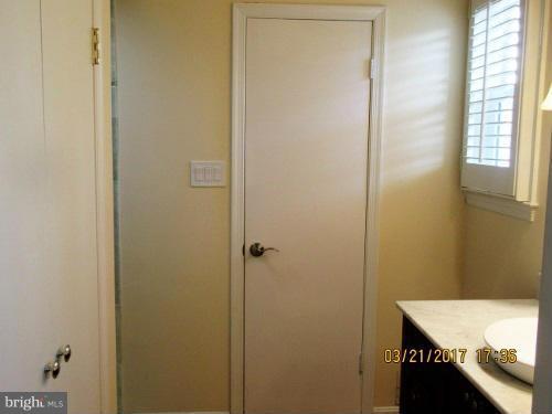 9720 Ranger Road Fairfax, VA 22030 - Photo 28 of 30 Bath
