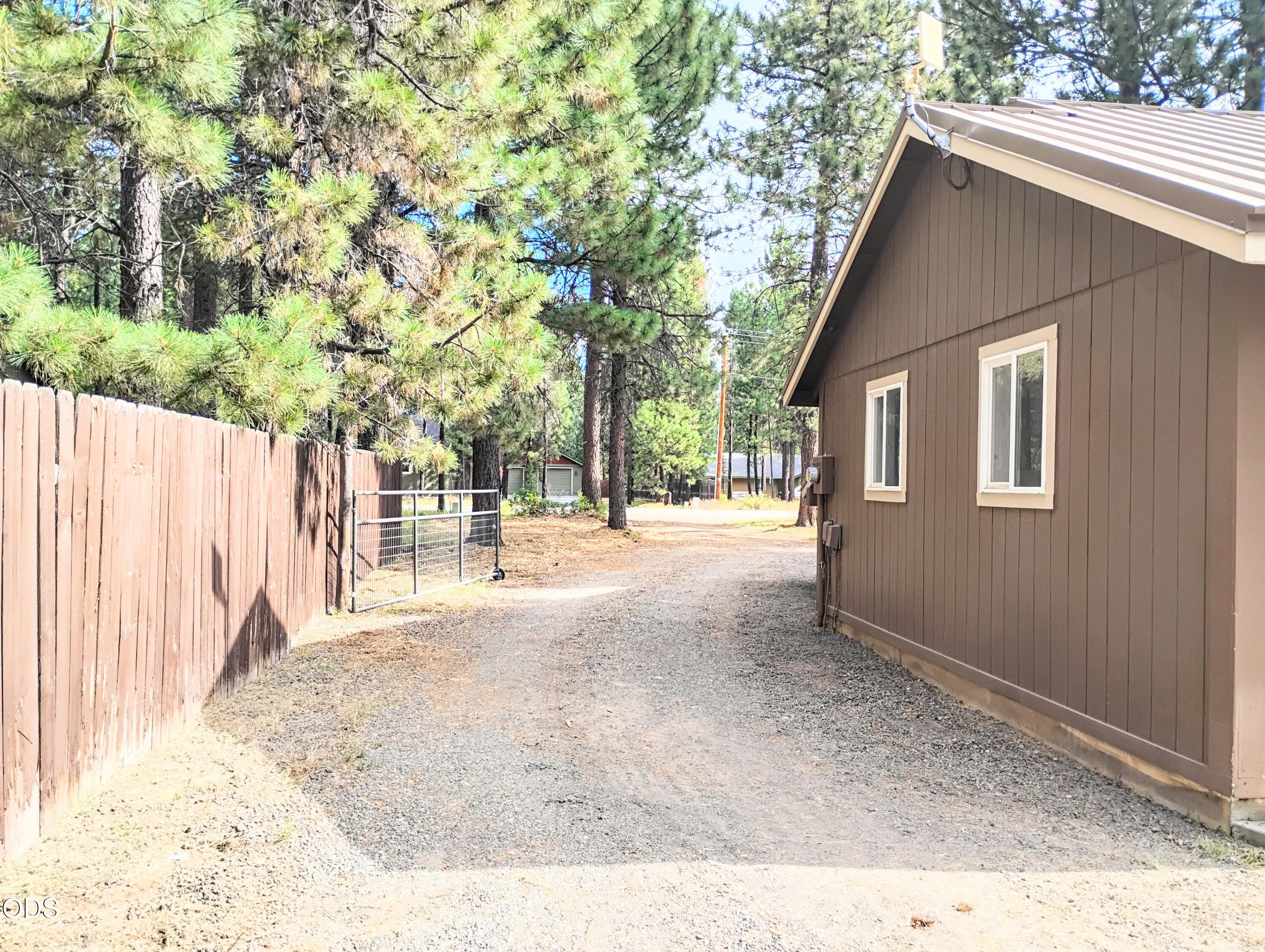16947 Quartz Hill Road Bend, OR 97707 - Photo 12 of 16