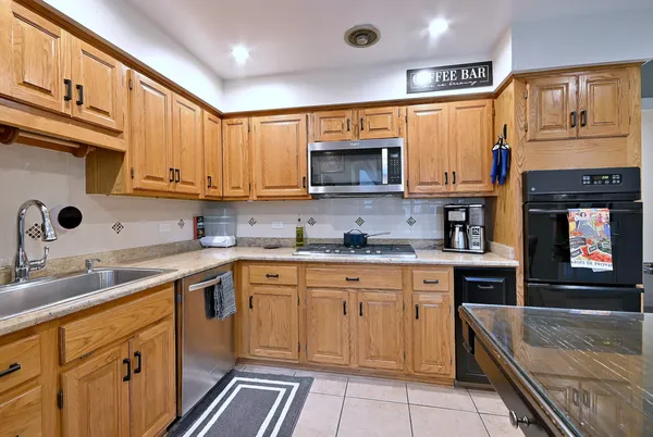 $3,800 | 2307 Edna Avenue, Park Ridge, IL 60068