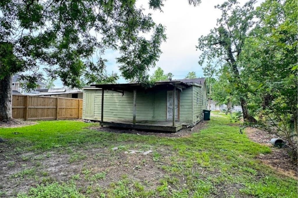 4310 Harding Drive Beaumont, TX 77703 - Photo 4 of 12