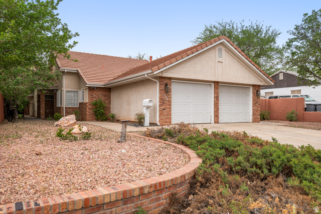 269 North 400 West St. George, UT 84770 - Photo 2 of 47
