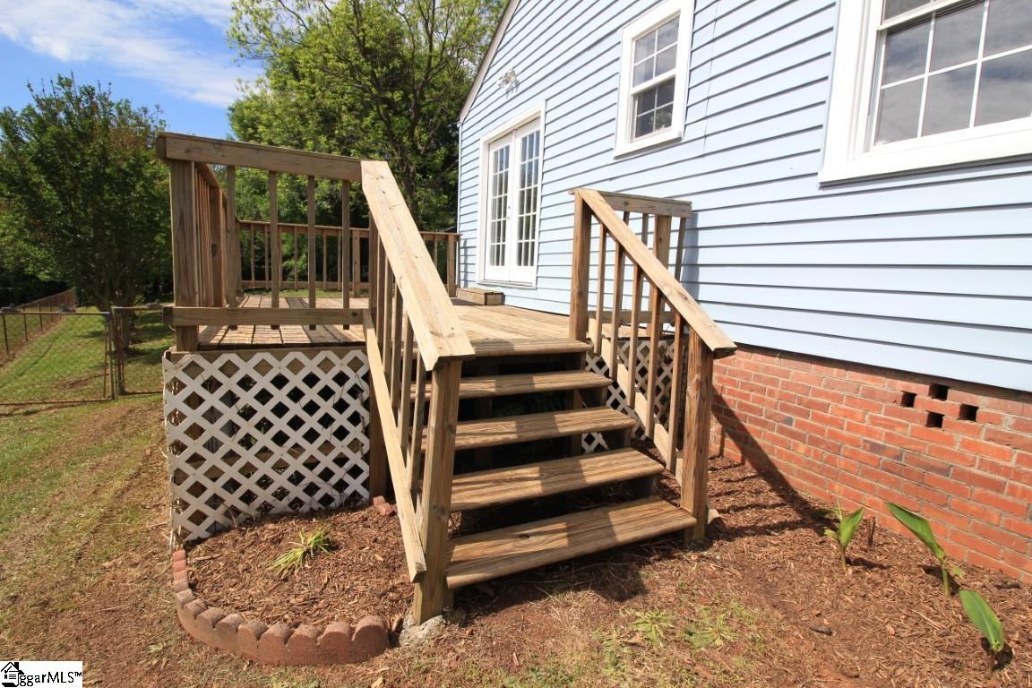 1023 North Franklin Road Greenville, SC 29617 - Photo 6 of 30