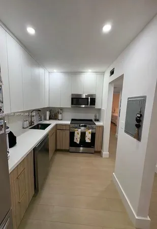 $2,750 | 7927 Southwest 104th Street, Unit 205E, Miami, FL 33156