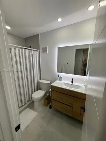 $2,750 | 7927 Southwest 104th Street, Unit 205E, Miami, FL 33156