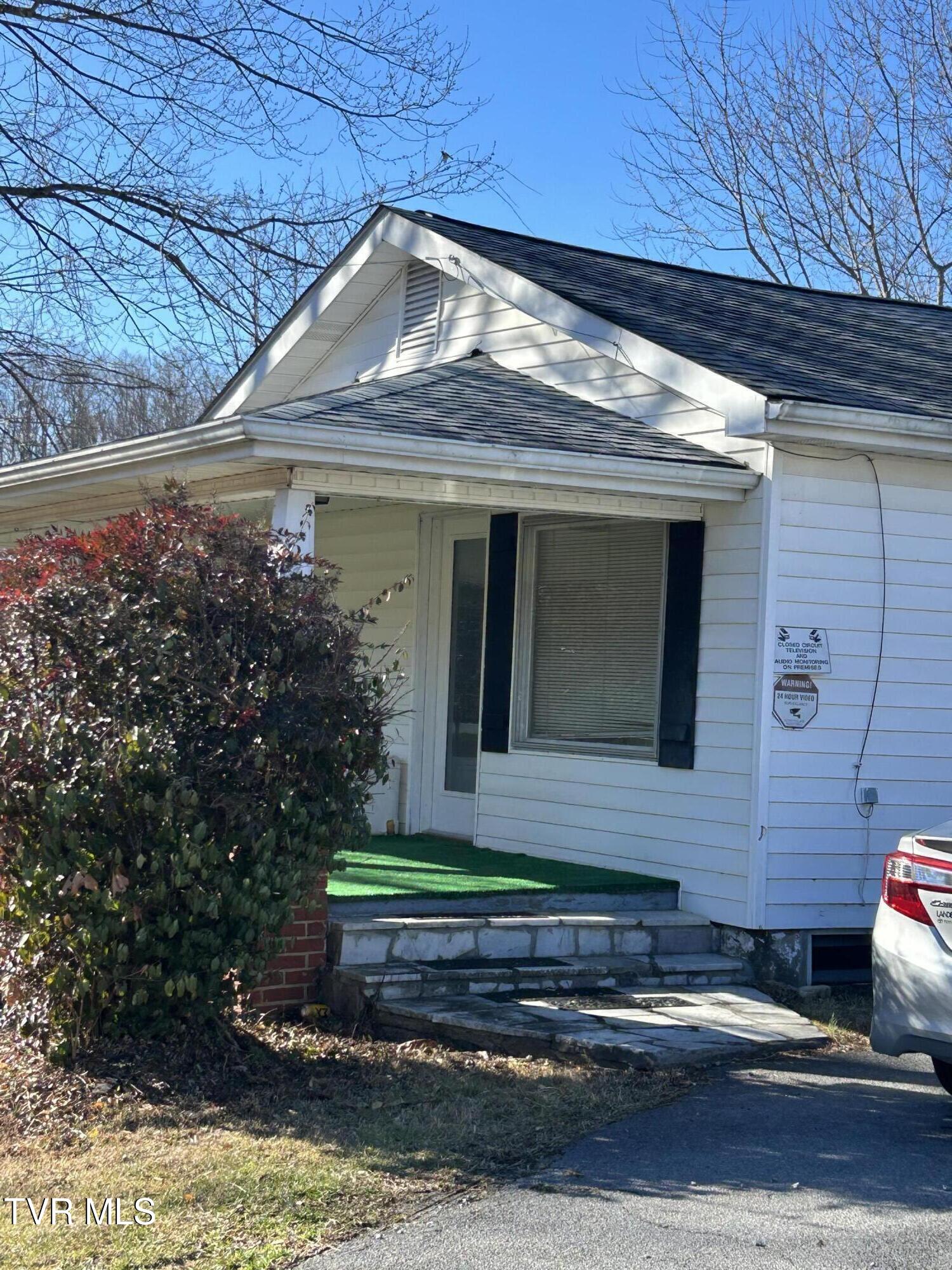 286 Coal Chute Road Elizabethton, TN 37643 - Photo 3 of 20 IMG_1690