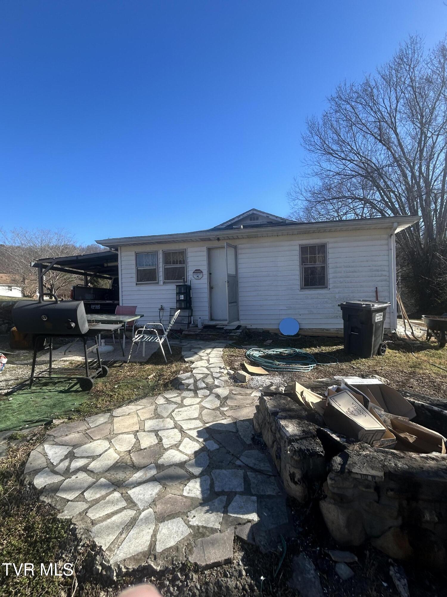 286 Coal Chute Road Elizabethton, TN 37643 - Photo 4 of 20 IMG_1692