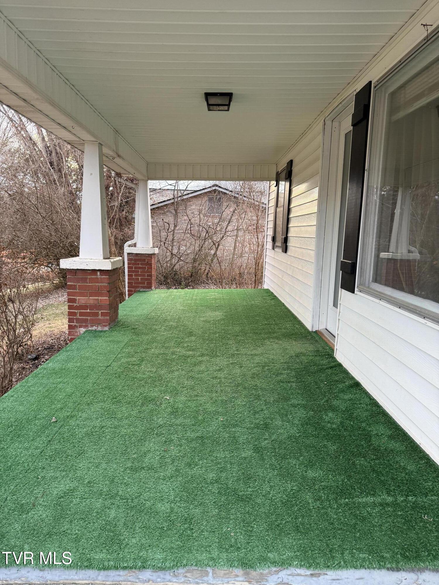 286 Coal Chute Road Elizabethton, TN 37643 - Photo 8 of 20 IMG_9186